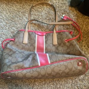 Coach bag. Classic c print.